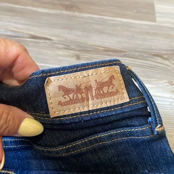 Levi's 512 Perfectly Slimming Bootcut Jeans Women's 8 Dark Wash Midrise Comfort - Picture 10 of 15